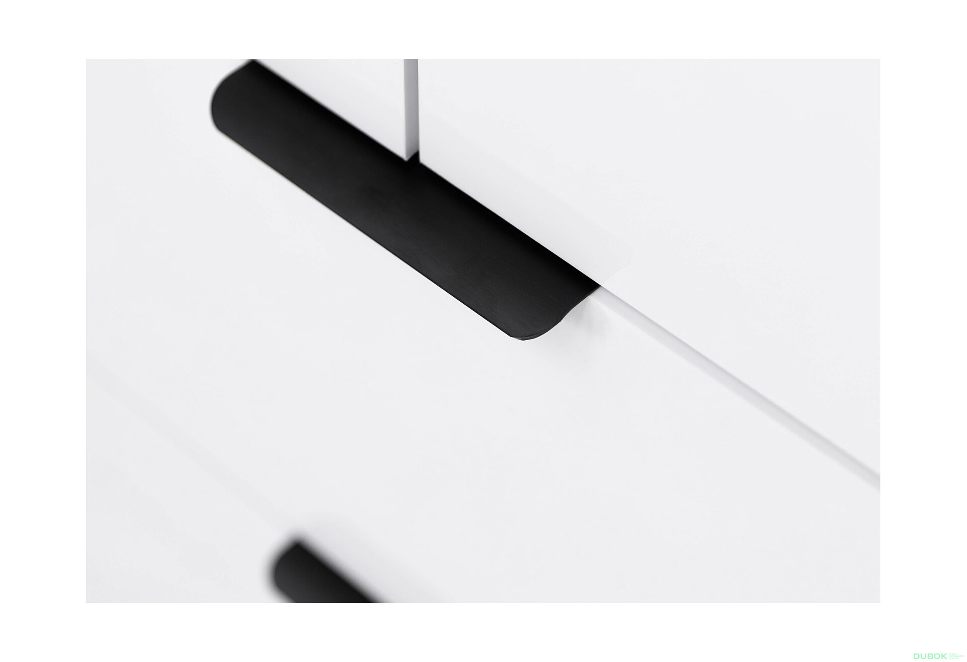 Fotografia 5 - Skriňa 2dv 2šx Bez zrkadiel biely lesk Mila